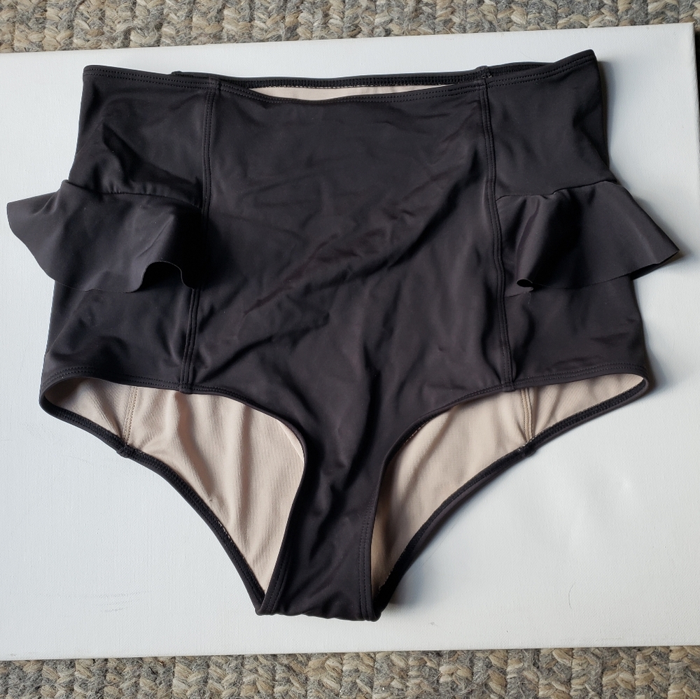 Kortni Jeane Hip Ruffle Bottoms